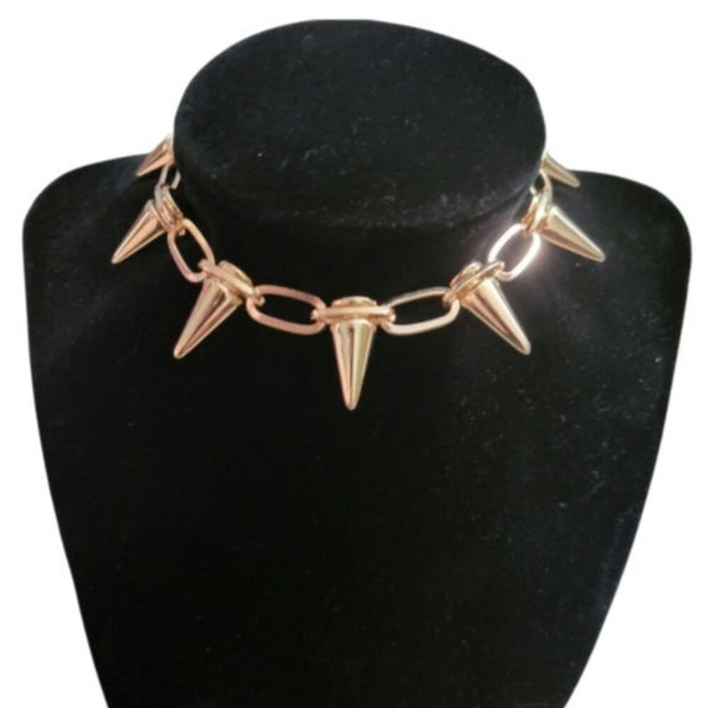 Spiked chunky choker chain gold tone necklace